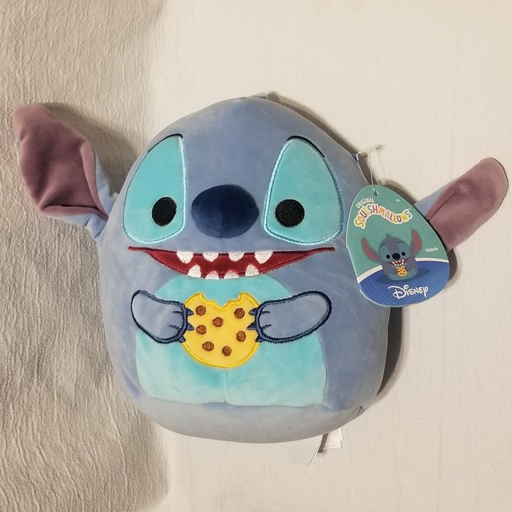 Disney Stitch with cookie Squishmallow, NWT !